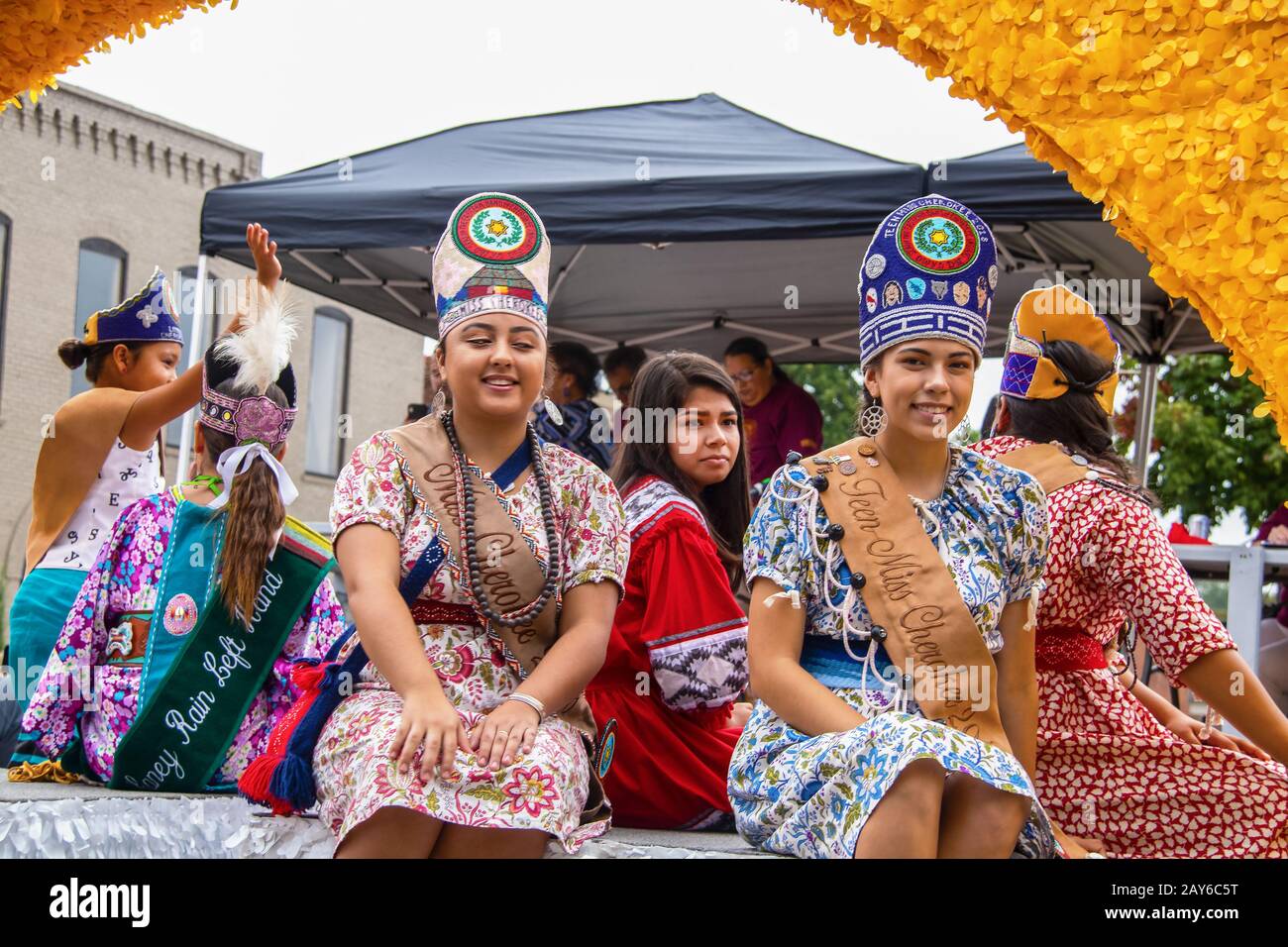 Cherokee tribe traditional dress hi-res stock photography and images - Alamy