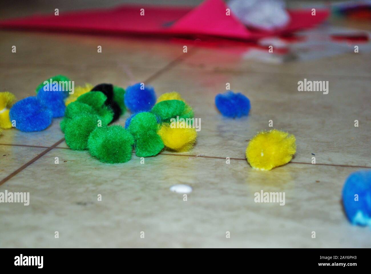 Paper glue hi-res stock photography and images - Alamy