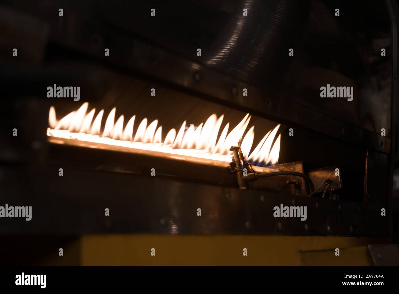 https://c8.alamy.com/comp/2AY704A/oven-of-roaster-with-burning-fire-2AY704A.jpg