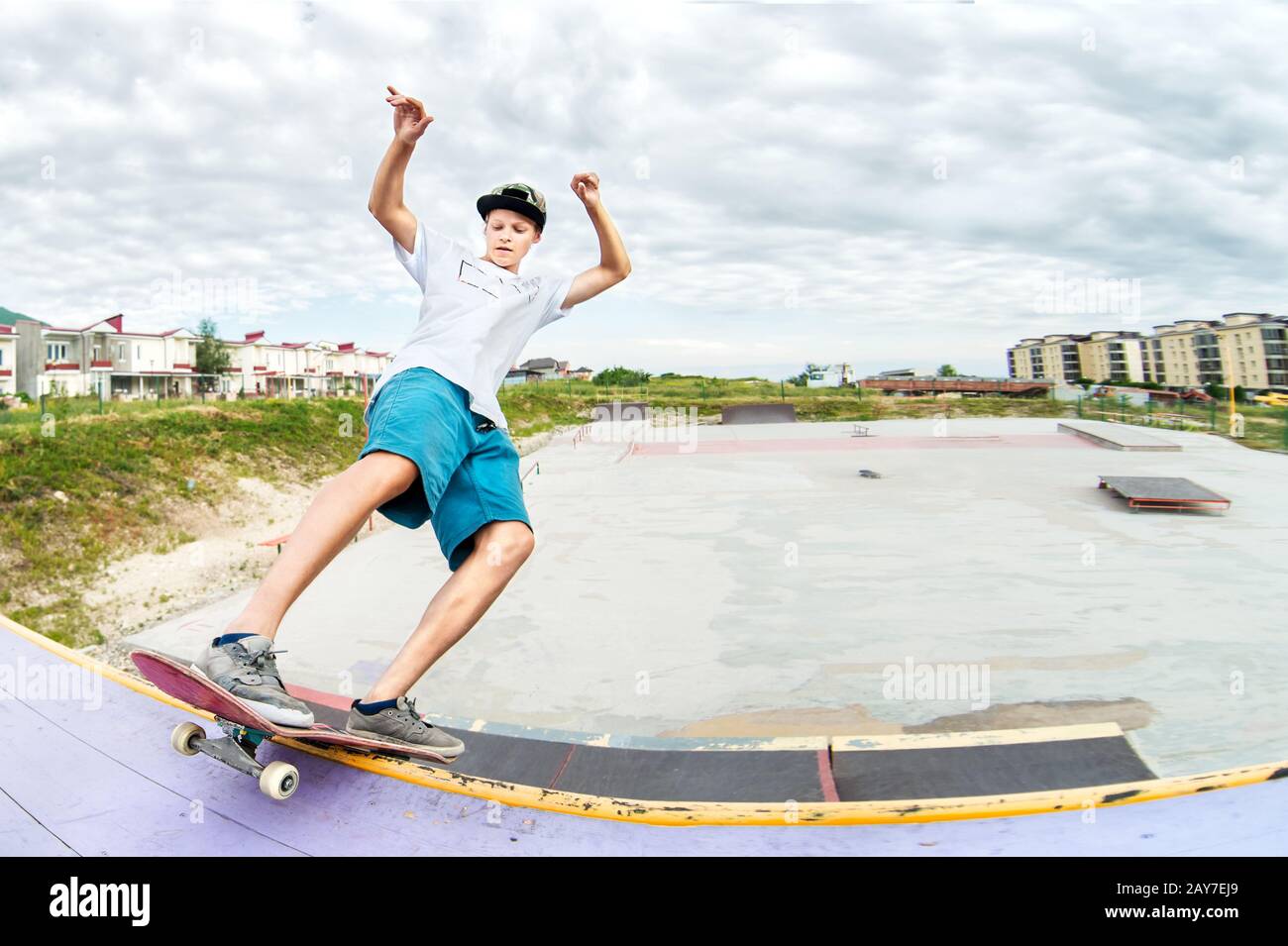 Boy skateboard cap hi-res stock photography and images - Alamy
