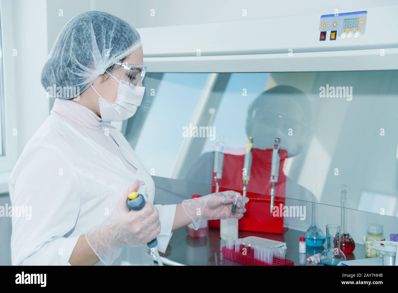 Lab equipment woman hi-res stock photography and images - Alamy