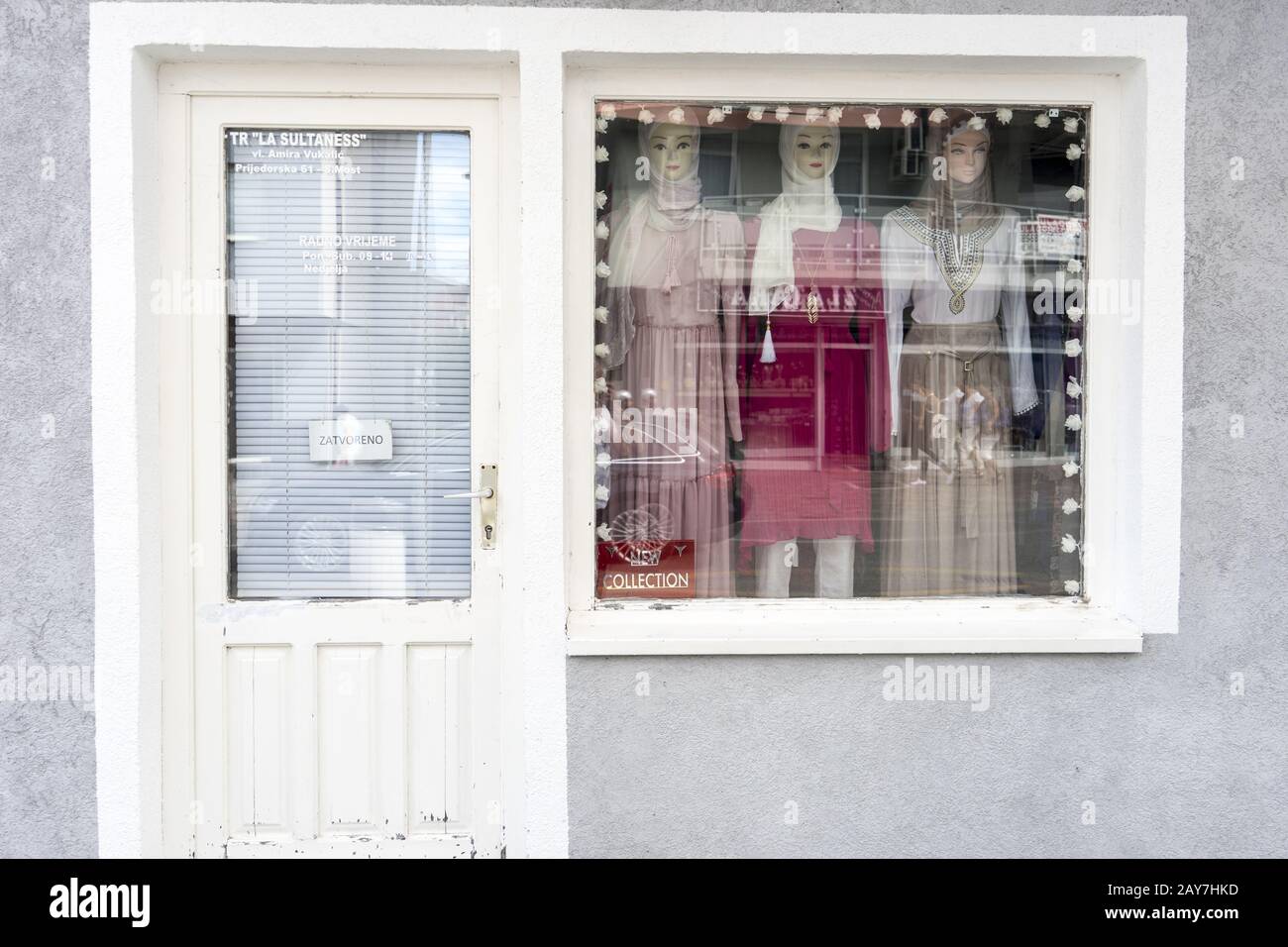 Islamic clothes hires stock photography and images Alamy