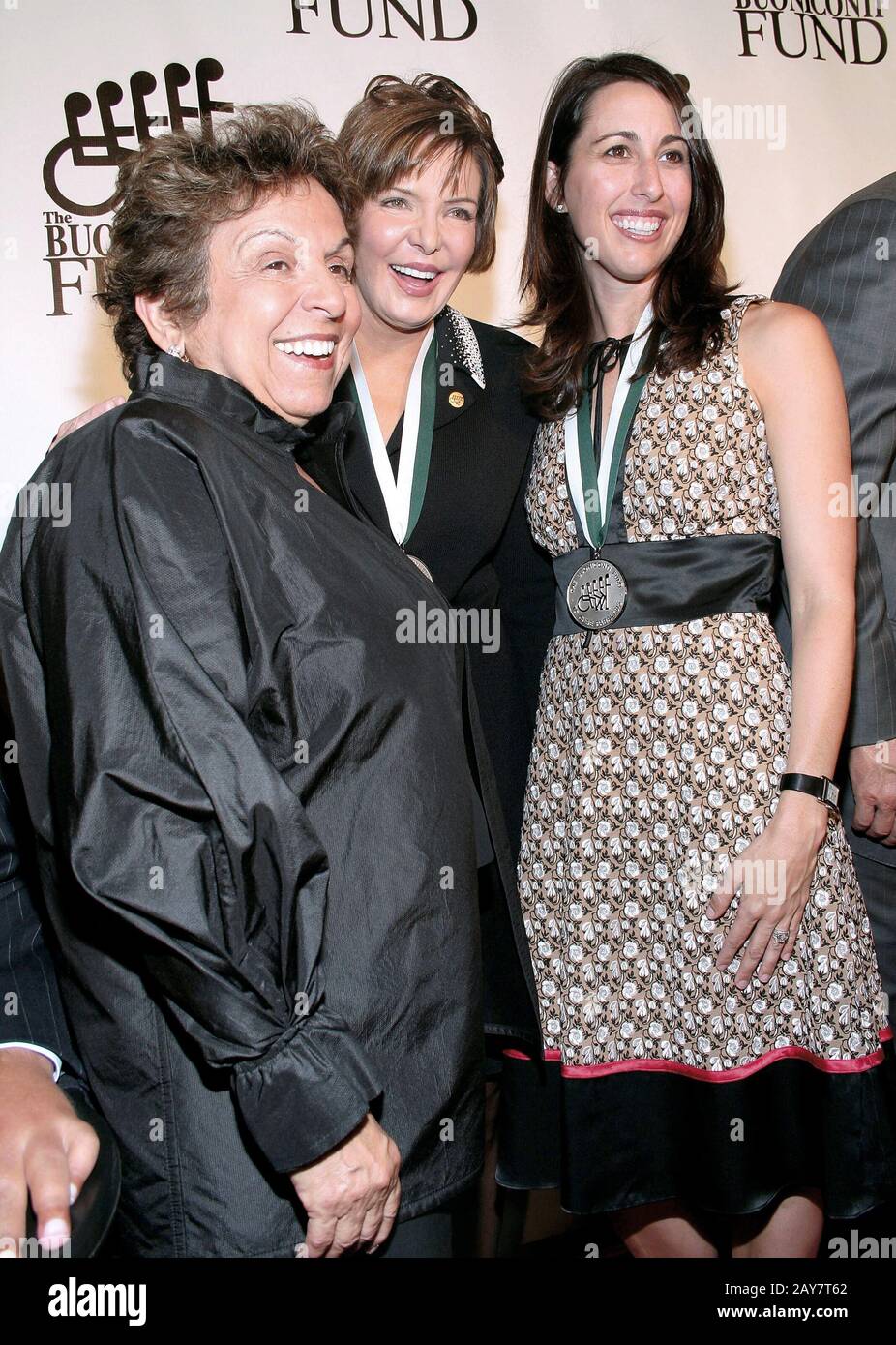 New York, NY, USA. 17 September, 2007. Miami University President, Donna Shalala, Sportscaster, Lesley Visser, record breaking competitive swimmer, Janet Evans at the 22nd Annual Sports Legends Dinner to benefit The Buoniconti Fund to Cure Paralysis at Waldorf=Astoria. Credit: Steve Mack/Alamy Stock Photo