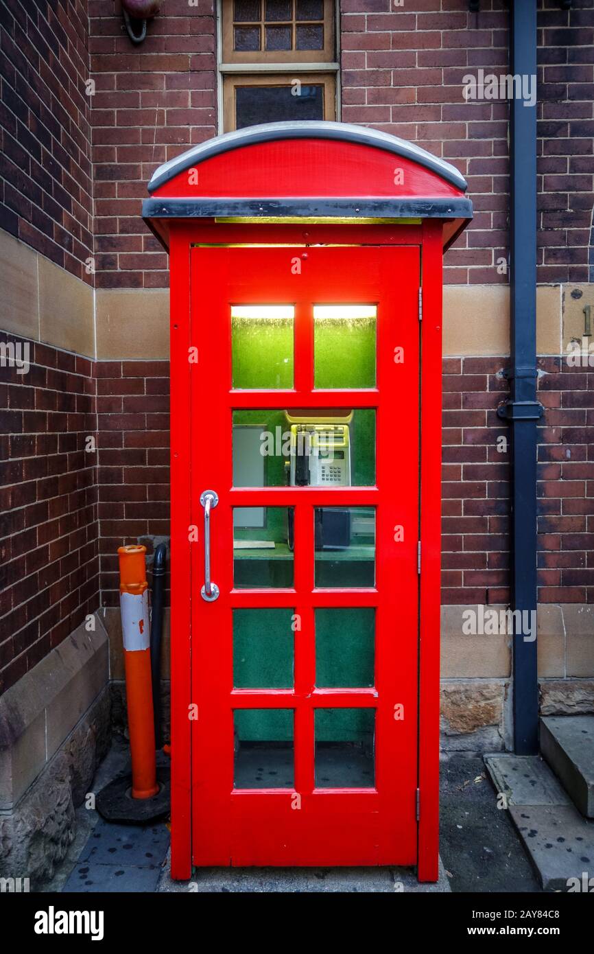 Green phone booth hi-res stock photography and images - Alamy