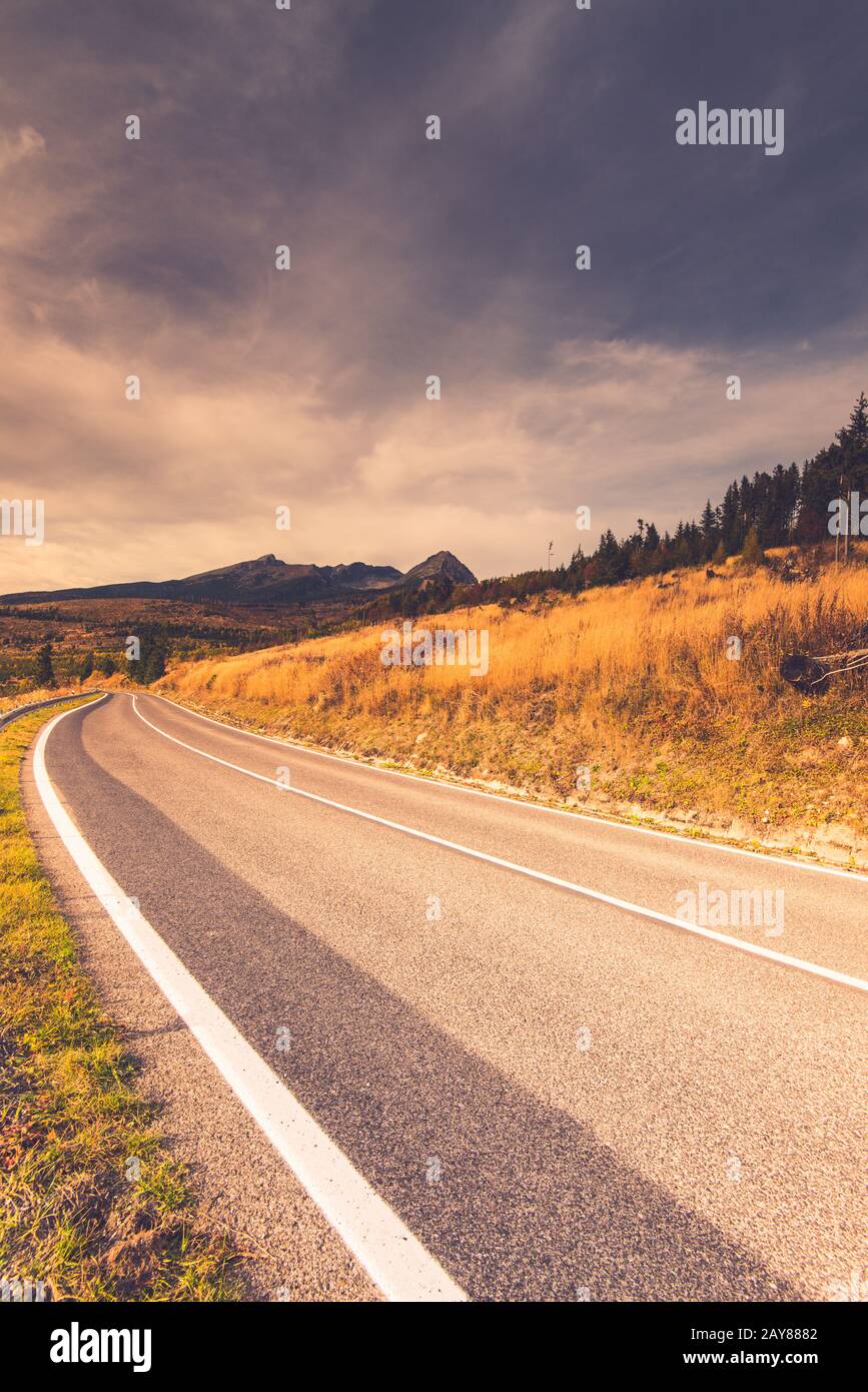 Empty high way hi-res stock photography and images - Alamy