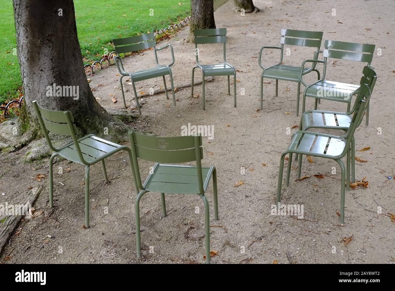 Garden chairs arranged in a circle Stock Photo Alamy