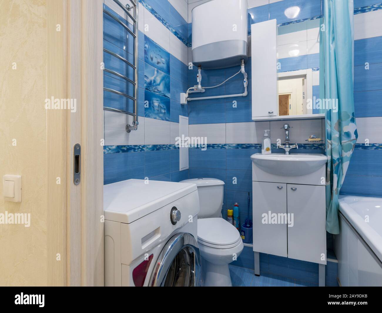 Compact toilet hires stock photography and images Alamy