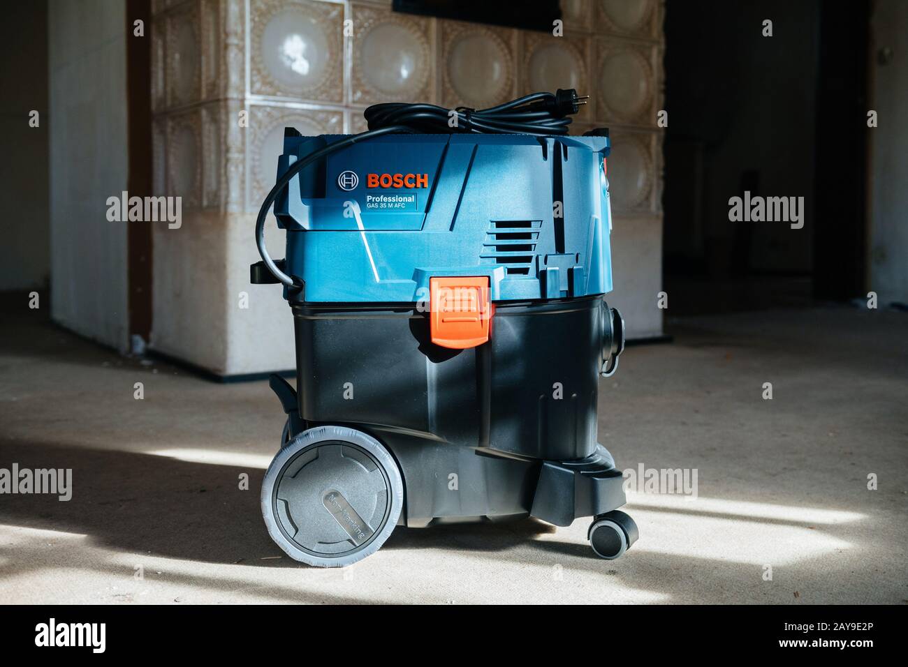 Strasbourg, France - Feb 9, 2020: New Bosch Professional Gas 35 M Class AFC  with automatic filter cleaning system extractor with Kachelofen in  background Stock Photo - Alamy