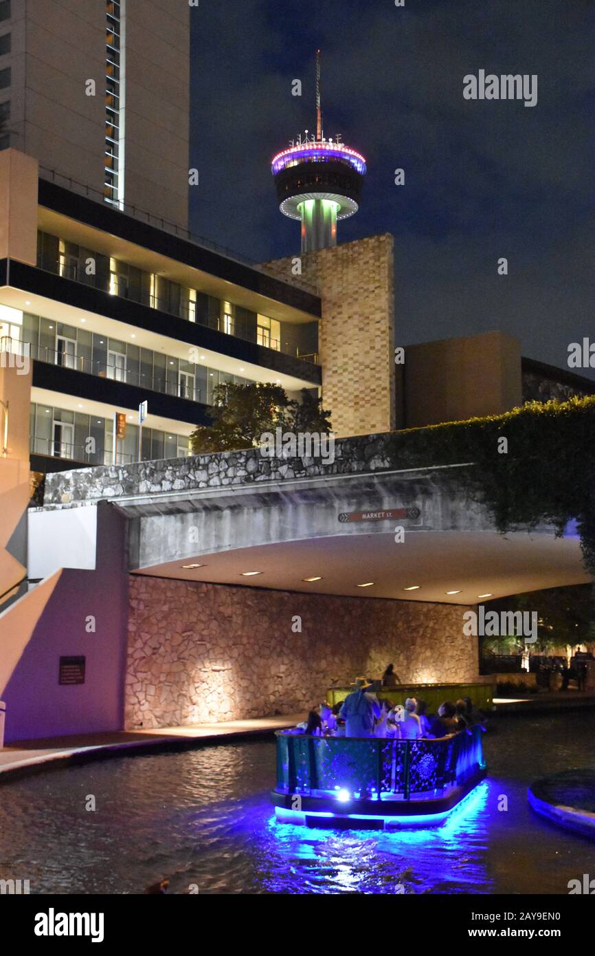 San antonio riverwalk night hi-res stock photography and images - Alamy