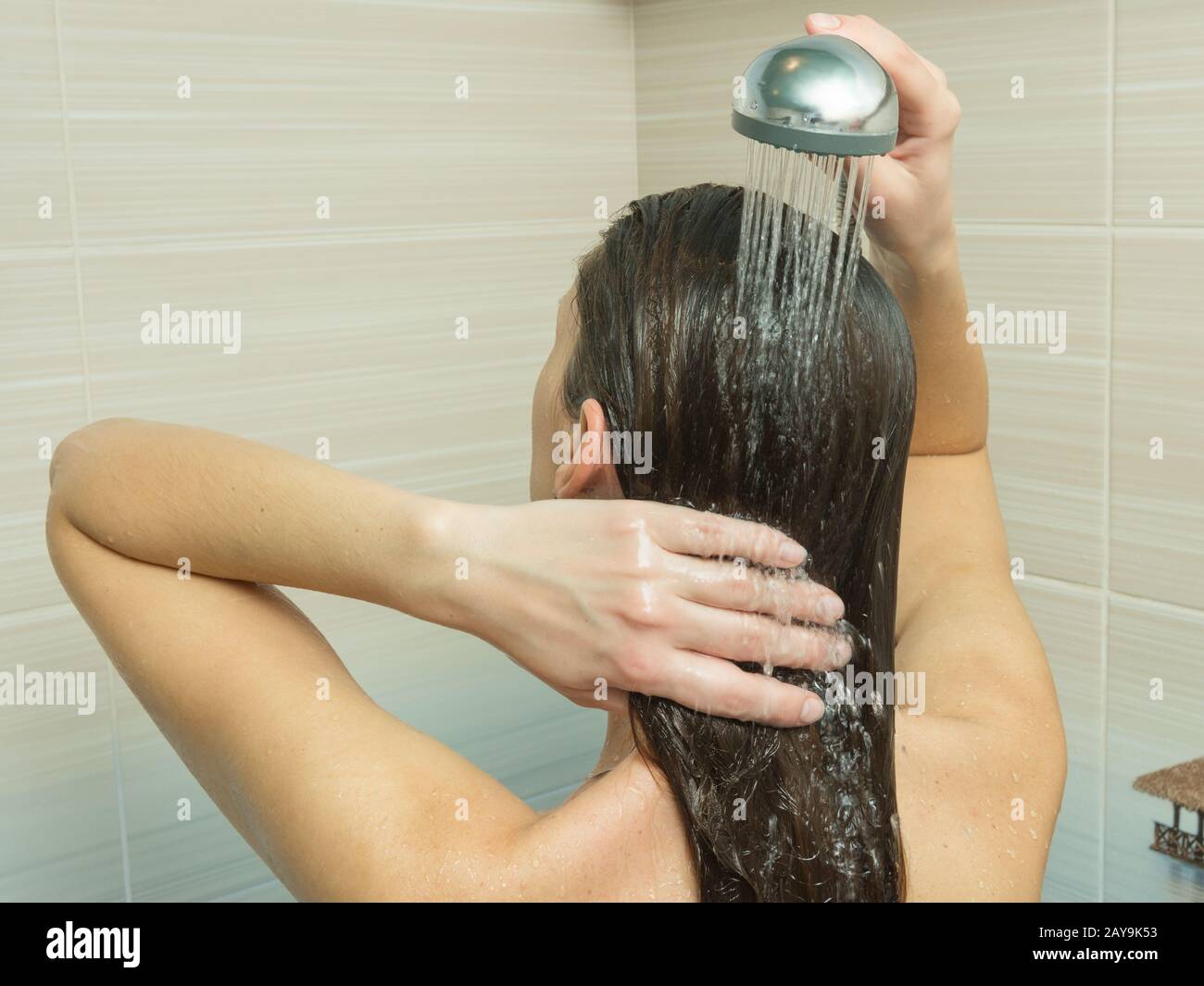 Girl in shower hires stock photography and images Alamy