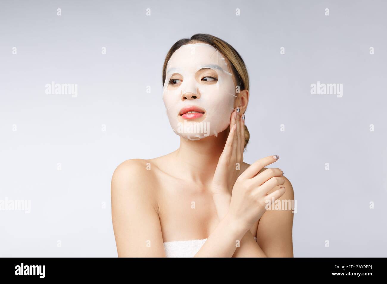 Download Korean Sheet Mask High Resolution Stock Photography And Images Alamy Yellowimages Mockups