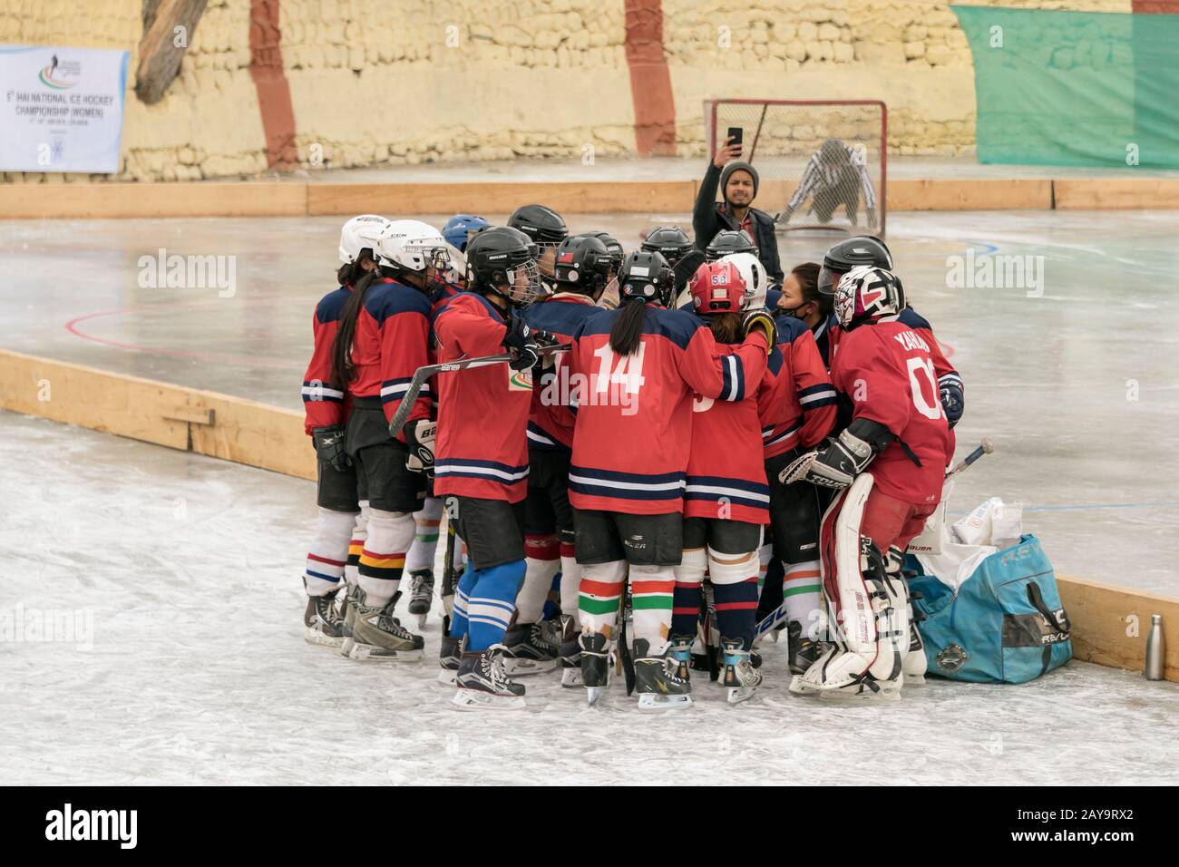 Ahai Christmas Hs Hockey Tournament Results 2022 Hockey Helmets High Resolution Stock Photography And Images - Alamy