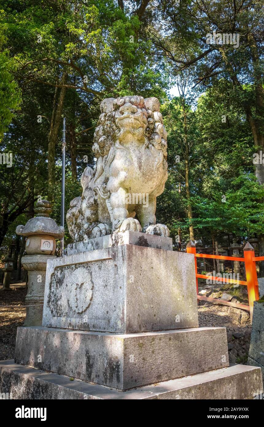 Japan statue of dog hires stock photography and images Alamy