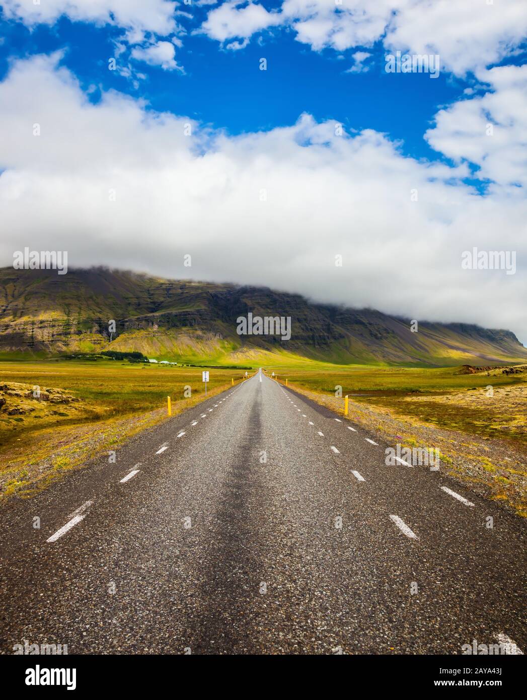 Highway iceland hi-res stock photography and images - Alamy