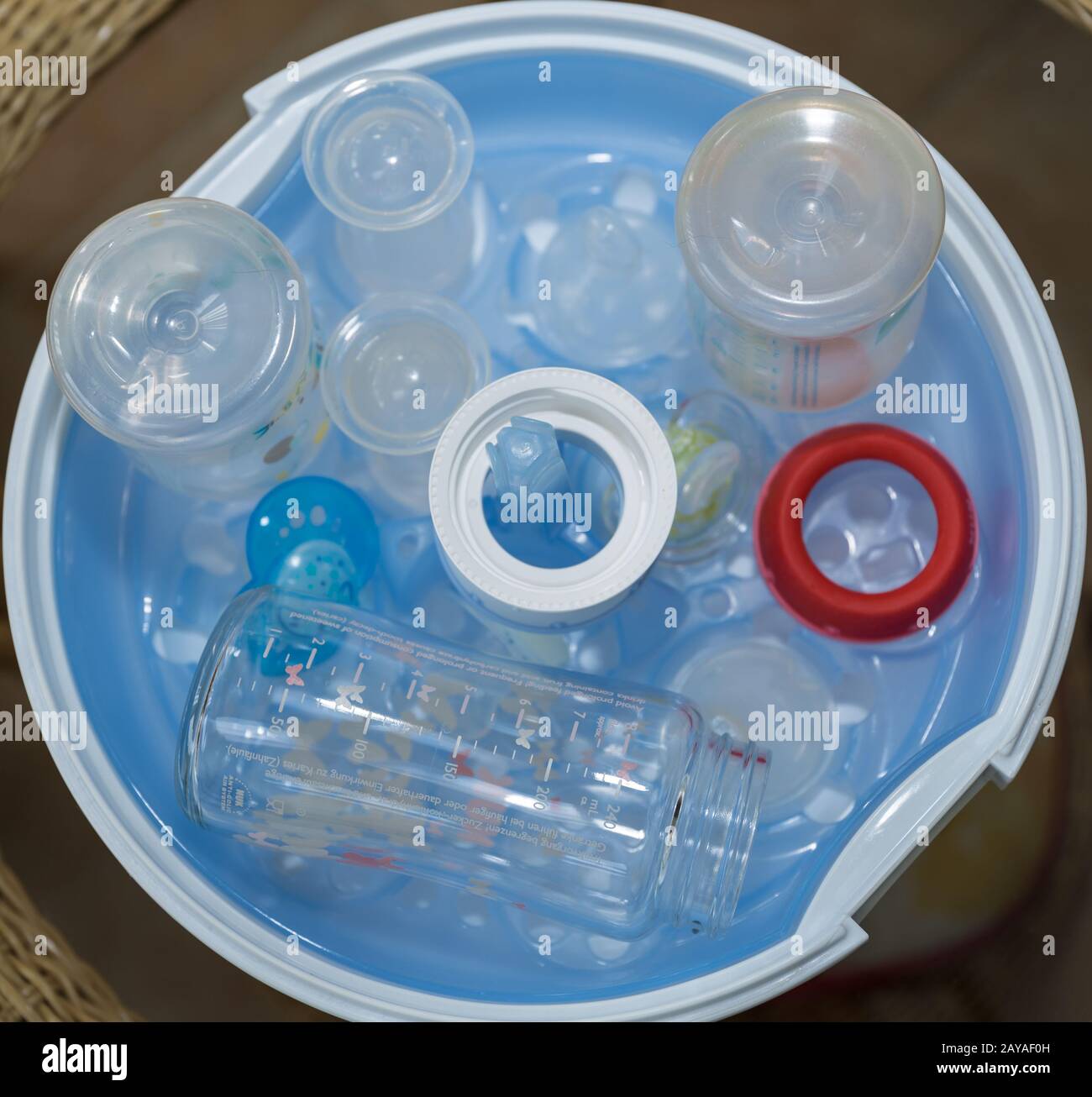proper way to clean baby bottles