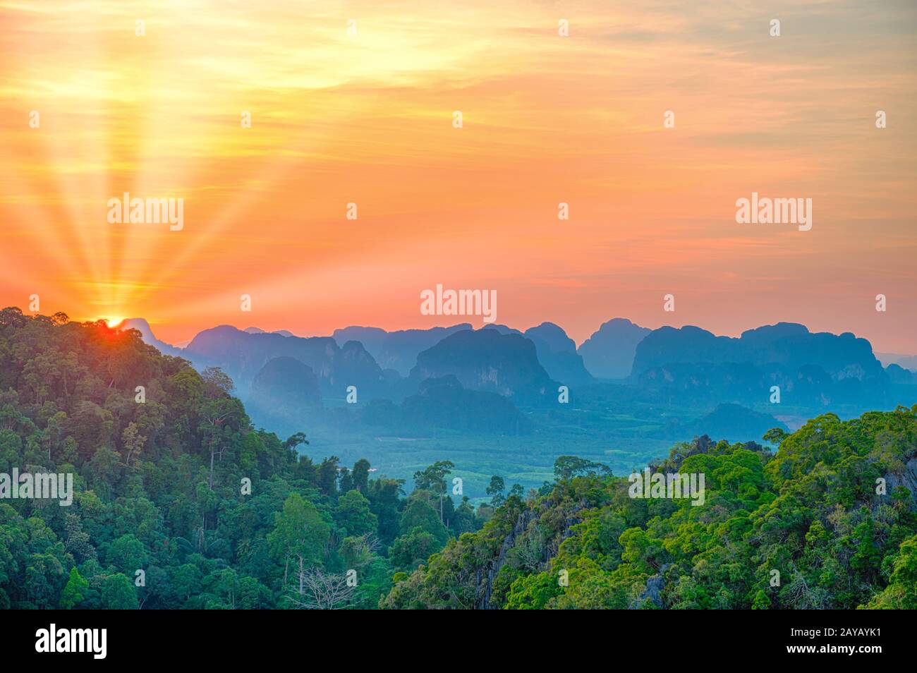 Majestic landscape mountain ridge hi-res stock photography and images ...