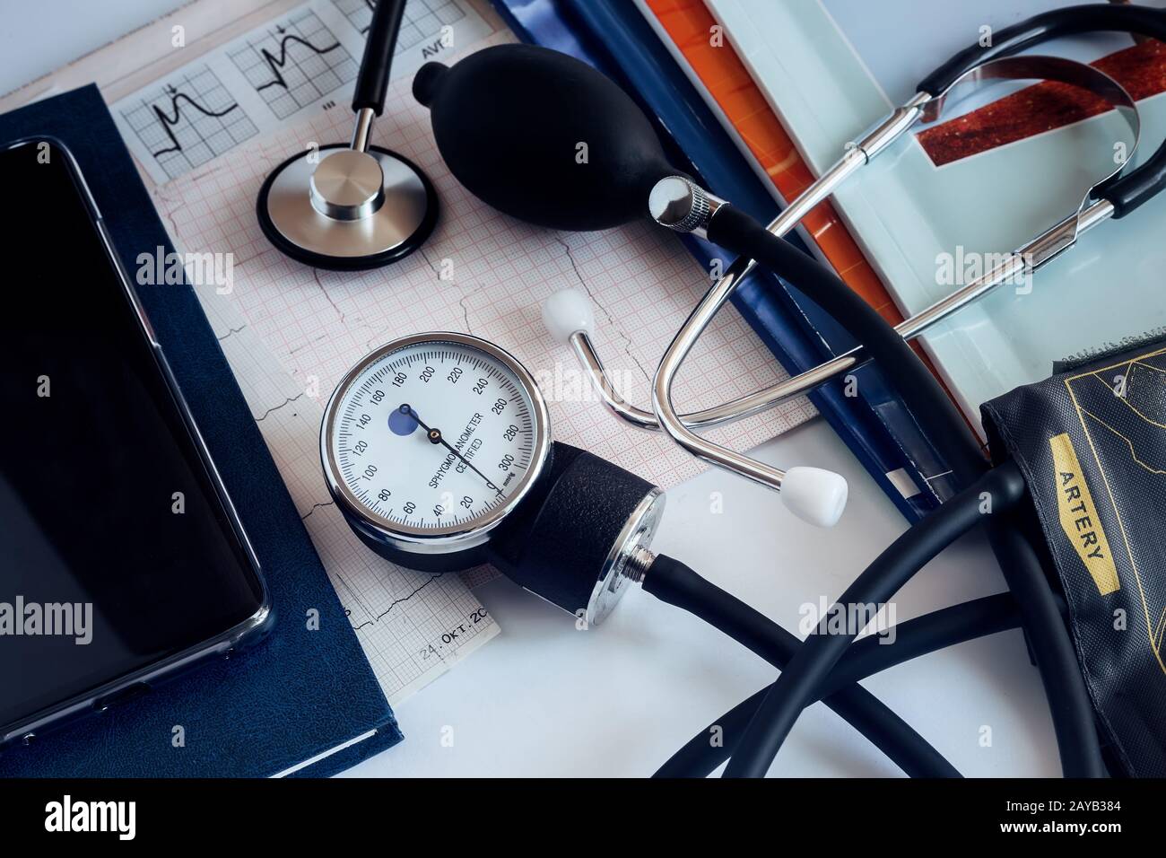 https://c8.alamy.com/comp/2AYB384/medical-devices-a-stethoscope-for-auscultation-of-patients-and-apparatus-for-measuring-of-blood-pressure-2AYB384.jpg