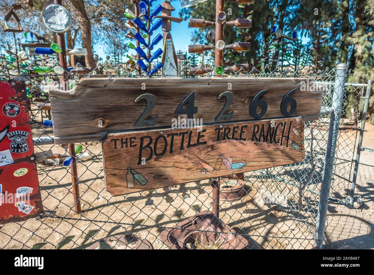 bottle tree ranch on route 66 california Stock Photo Alamy