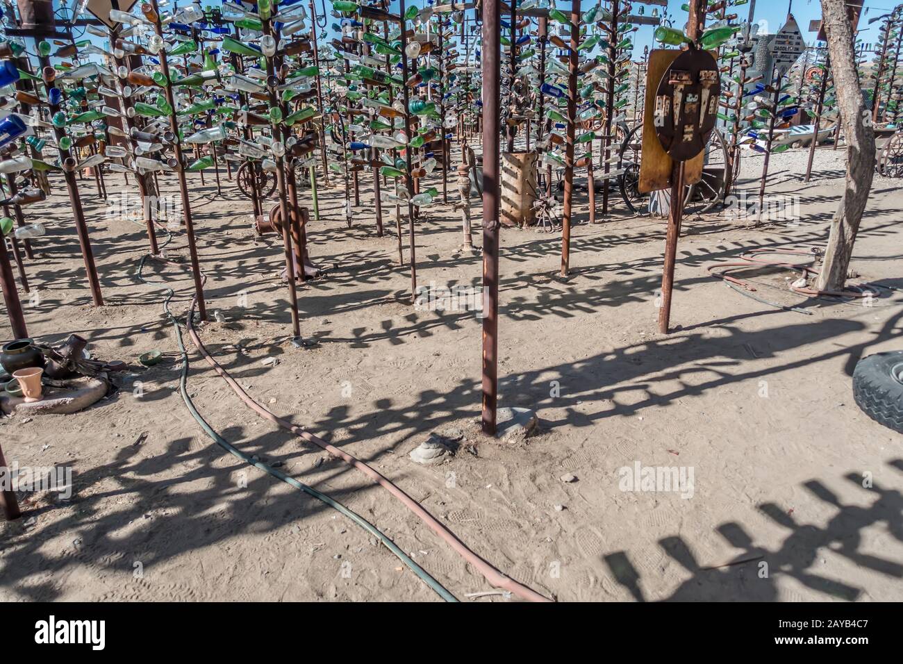 bottle tree ranch on route 66 california Stock Photo Alamy