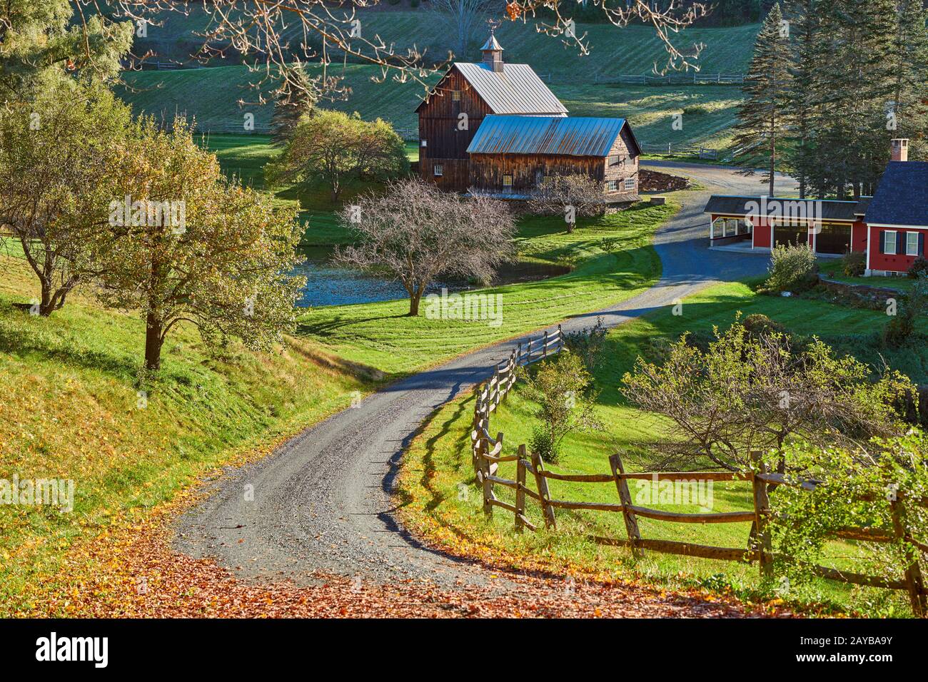 Sleepy Hollow Farm at sunny autumn day in Woodstock, Vermont, USA Stock ...