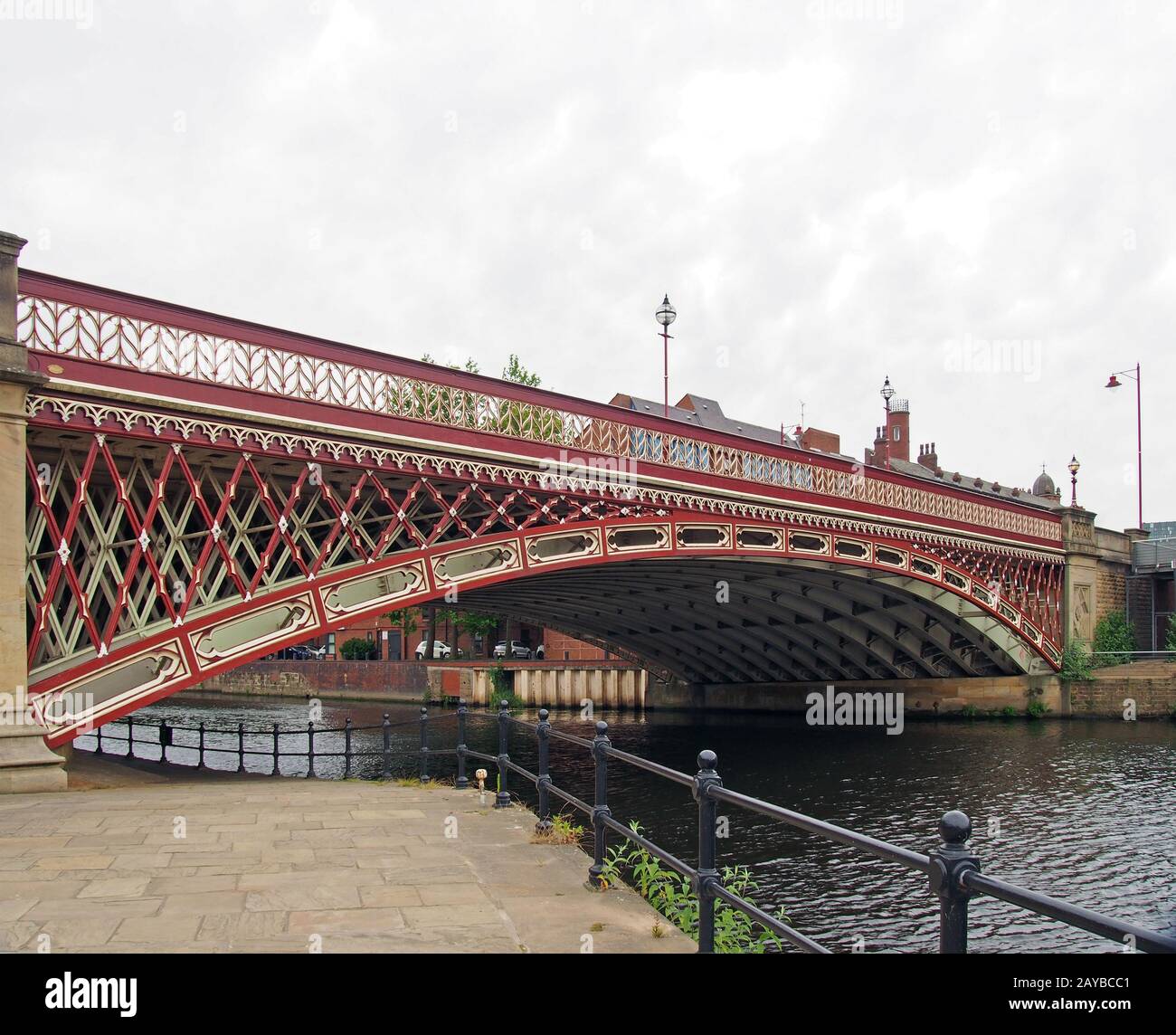 crown point bridge crossing the river aire in leeds a single span fretted cast iron construction opened in 1842 taken from the r Stock Photo