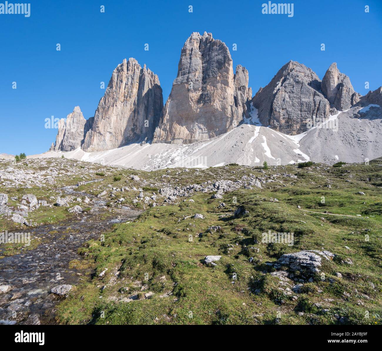 Panorama der drei Zinnen (italienisch Tre Cime di Lavaredo), ein markanter Gebirgsstock in den Sextner Dolomiten Stock Photo