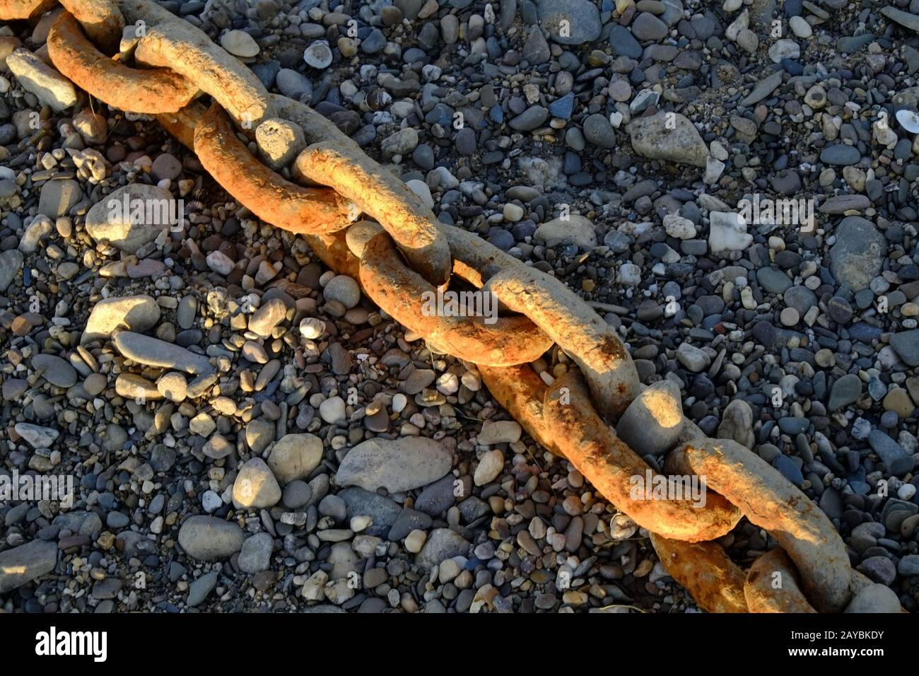 Rusty anchor chain Stock Photo - Alamy