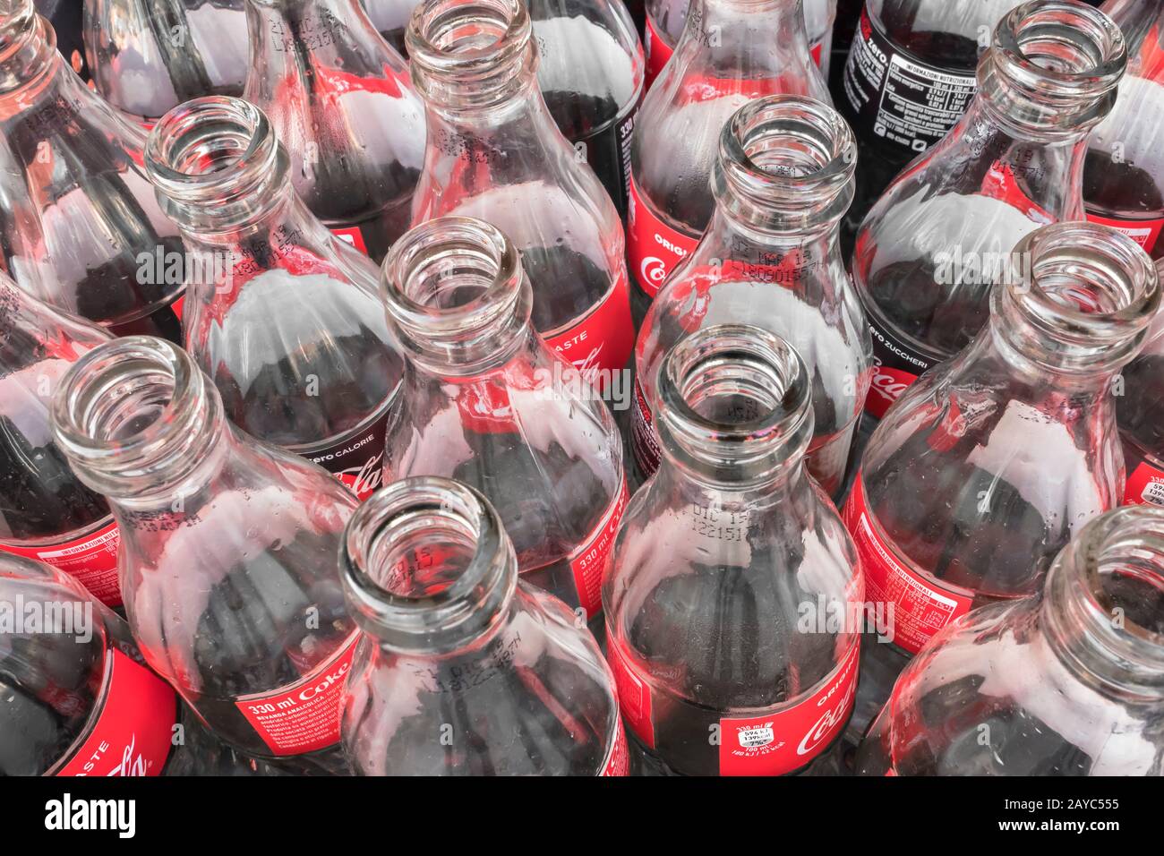 Empty Cola Bottles High Resolution Stock Photography and Images Alamy