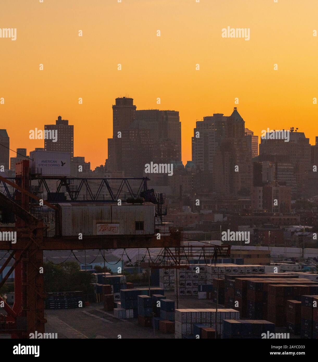New york skyline sunrise red hi-res stock photography and images - Alamy