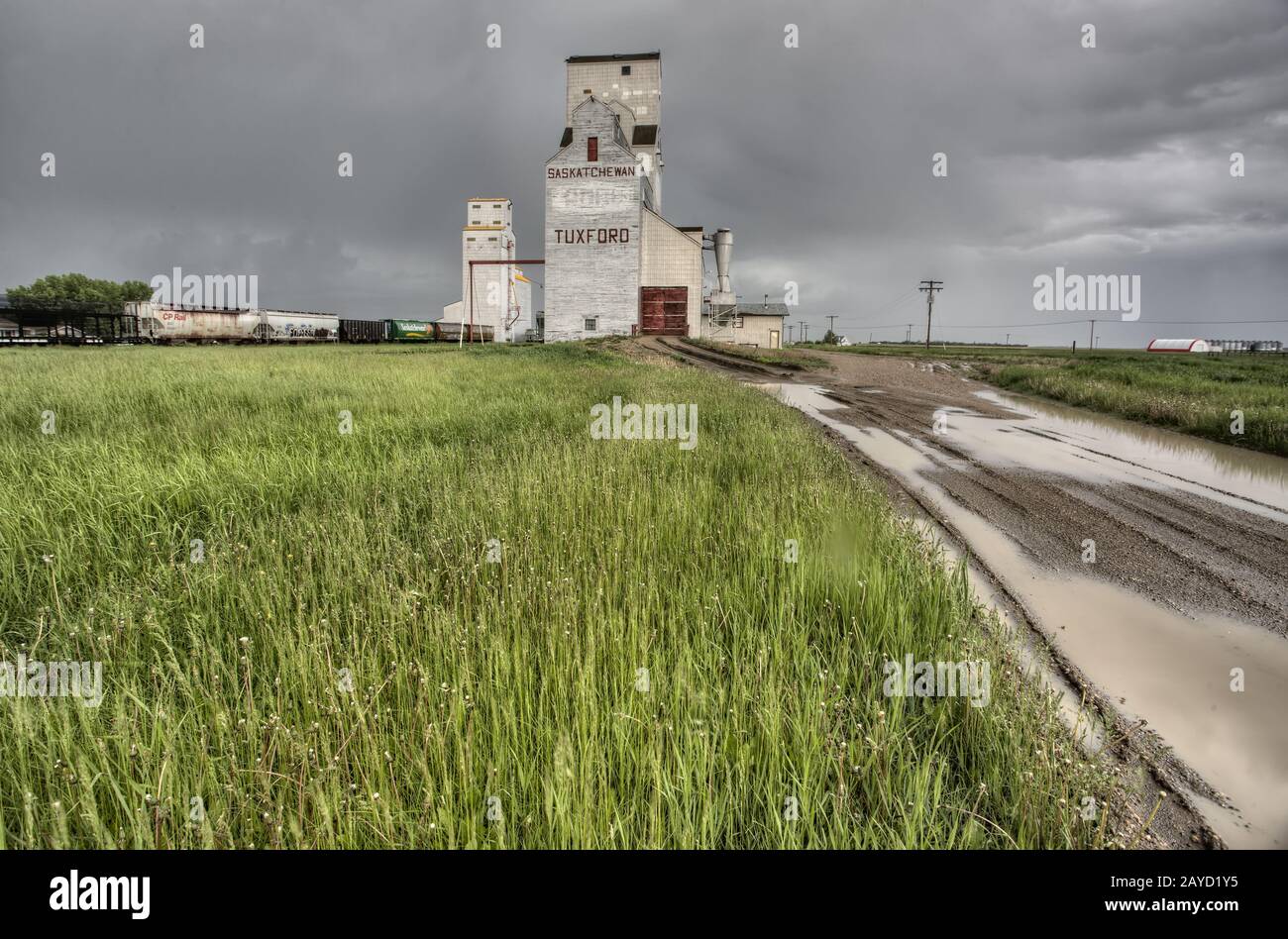Prairie Grain Elevator Stock Photo Alamy