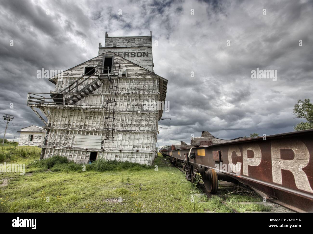 Prairie Grain Elevator Stock Photo Alamy