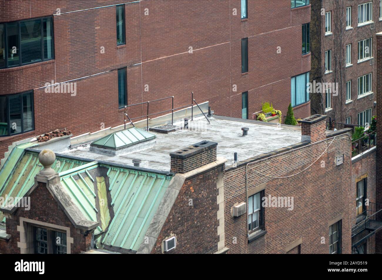 New york rooftop bars hi-res stock photography and images - Alamy
