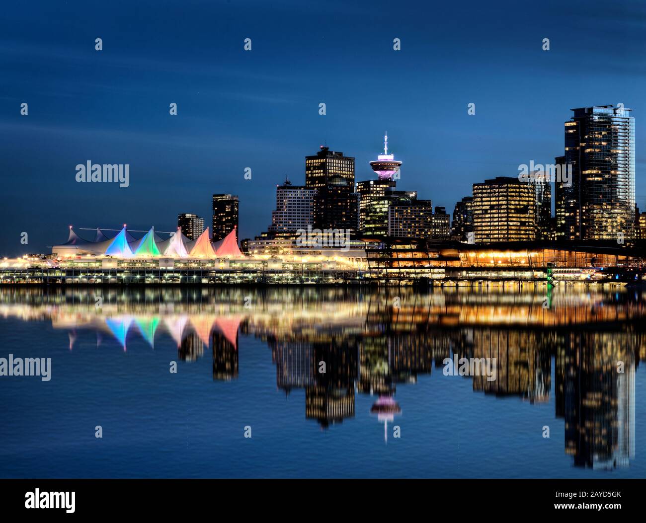 Vancouver skyline canada hi-res stock photography and images - Alamy