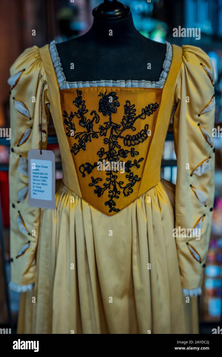 Elizabethan Theatre Costumes And Props