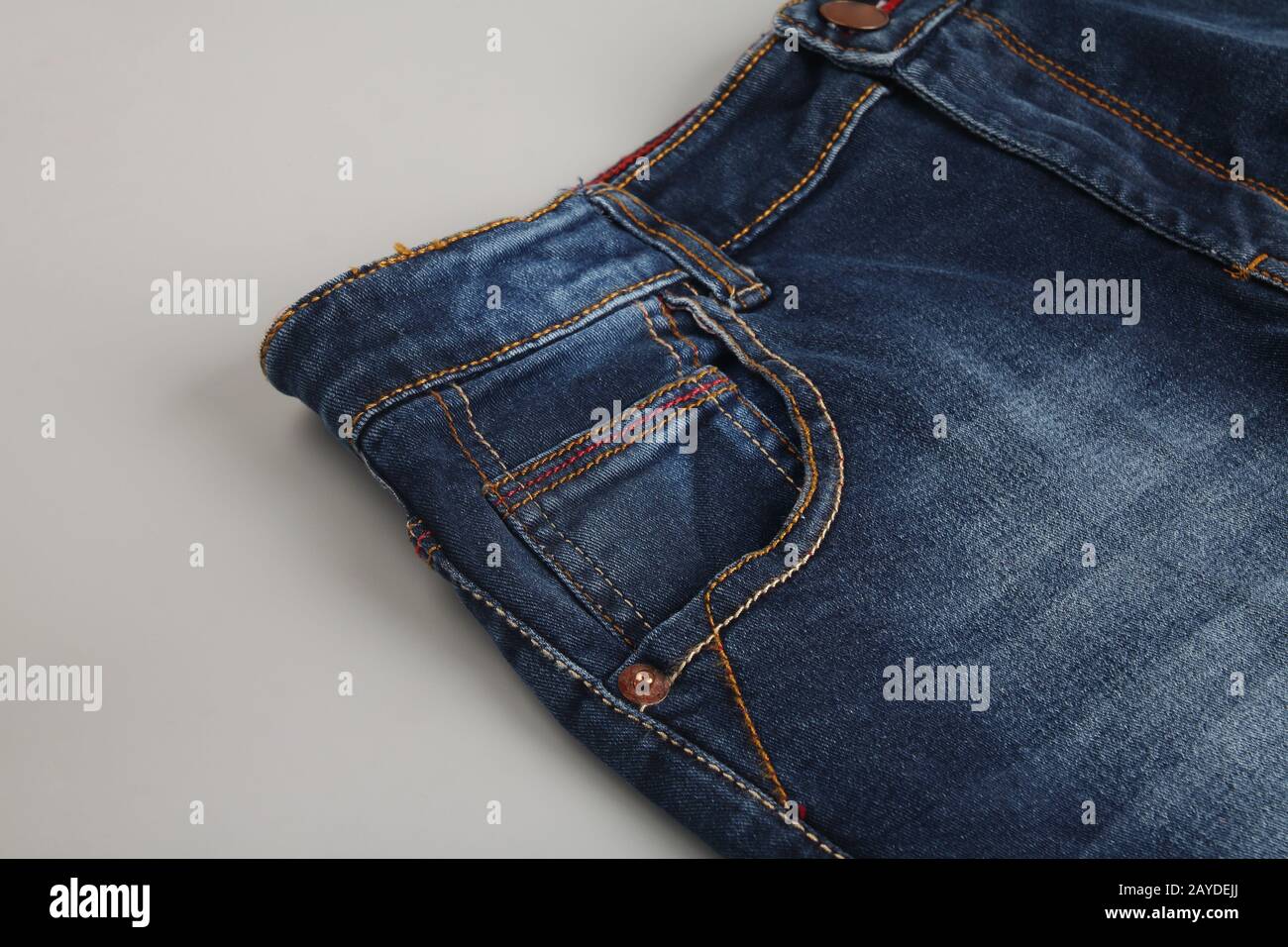 Jeans cutting wala sale