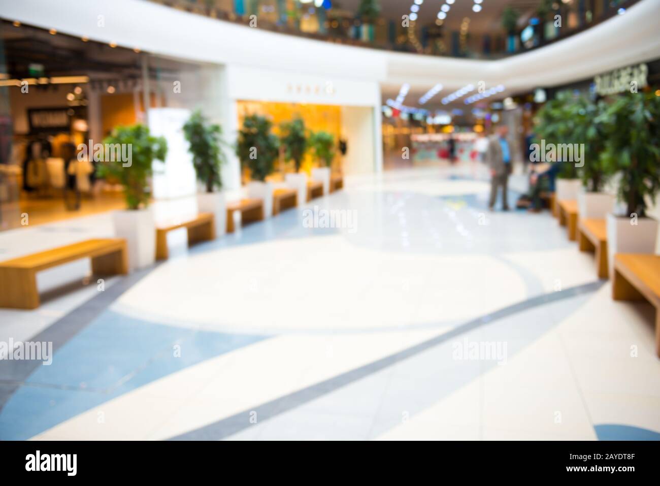 Blurred mall hi-res stock photography and images - Alamy