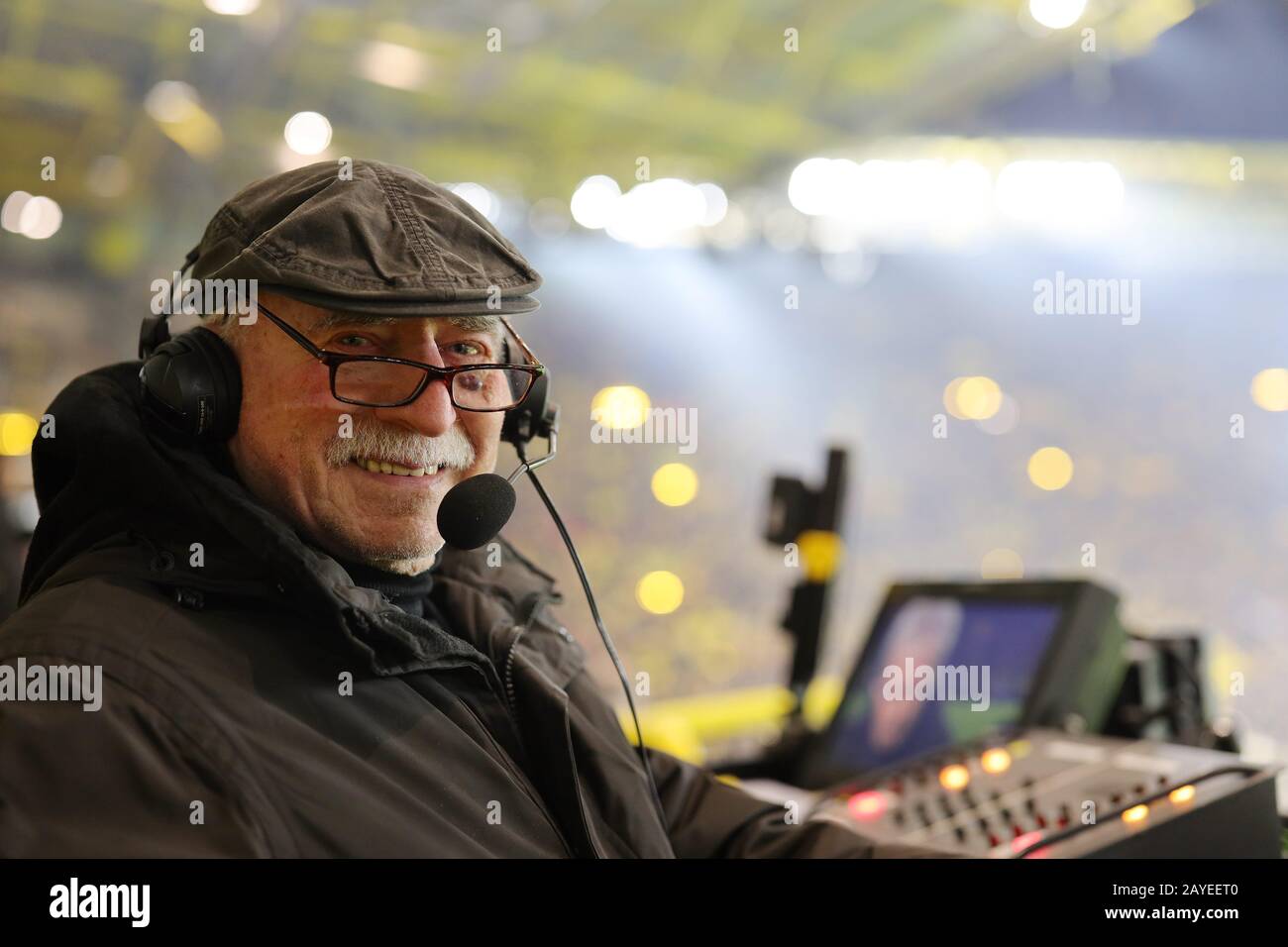 Dortmund, Deutschland. 14th Feb, 2020. firo: 14.02.2020, football,  1.Bundesliga, season 2019/2020, BVB, Borussia Dortmund - Eintracht  Frankfurt 4: 0 Werner HANSCH, commentator, reporter for DAZN | usage  worldwide Credit: dpa/Alamy Live News Stock Photo ...