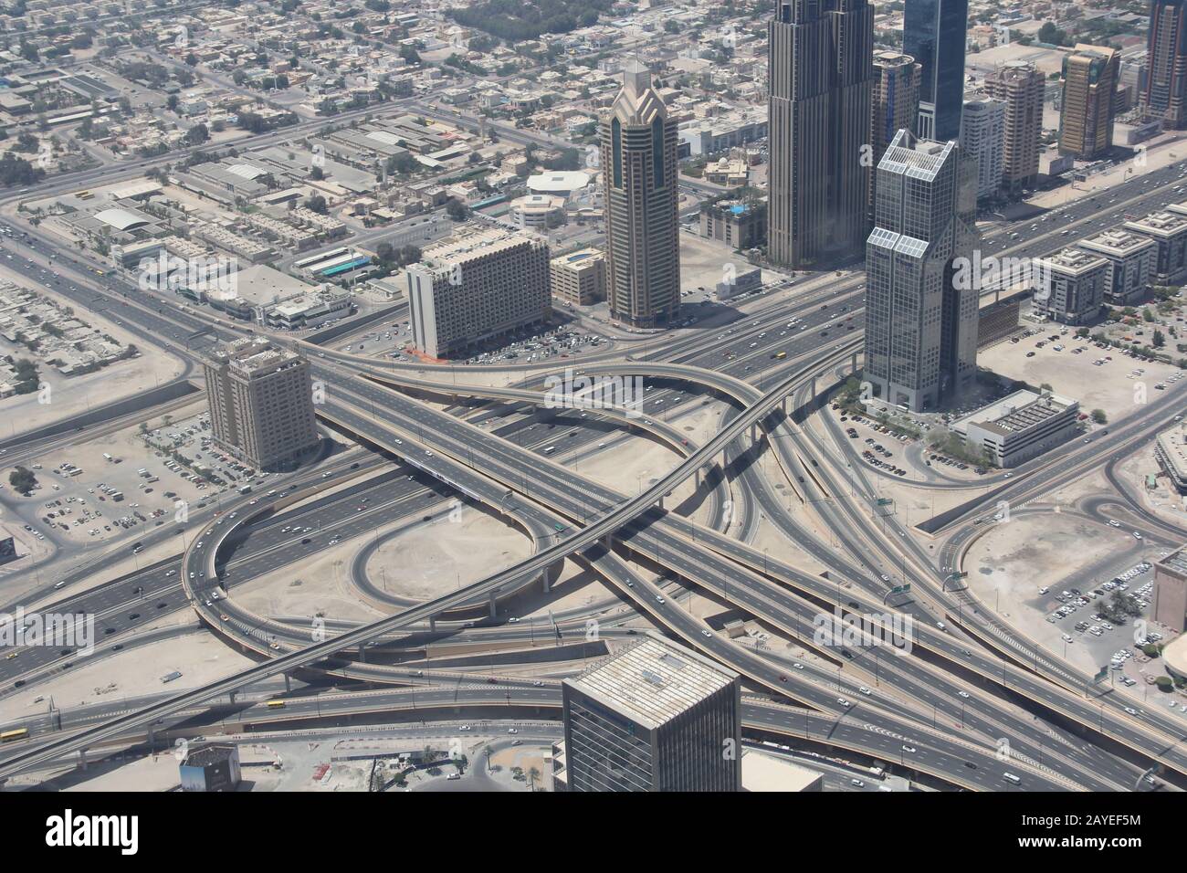 Dubai roundabout hires stock photography and images Alamy