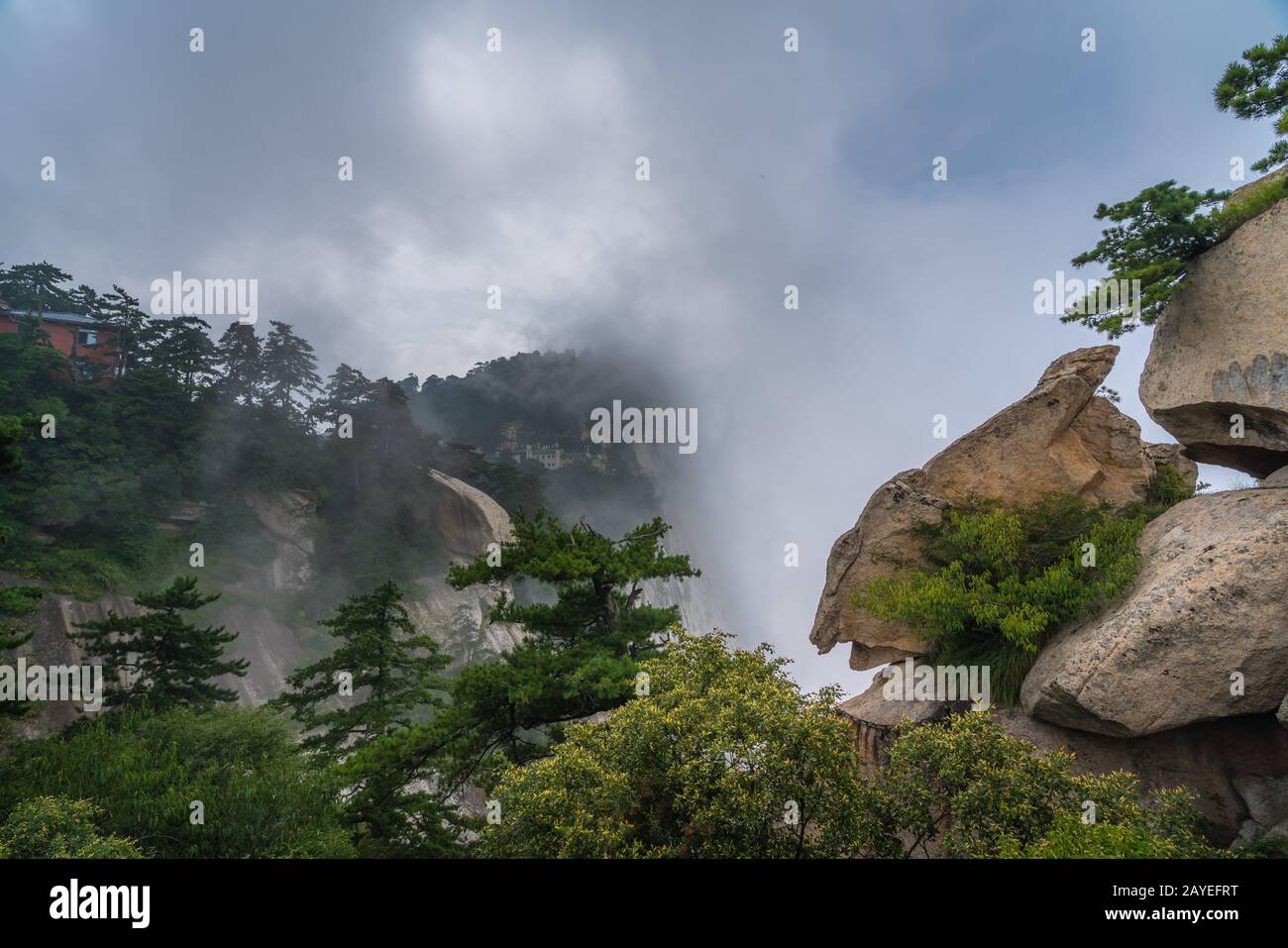 Mountain landscape seen from the West Peak on Hua Shan mountain Stock Photo