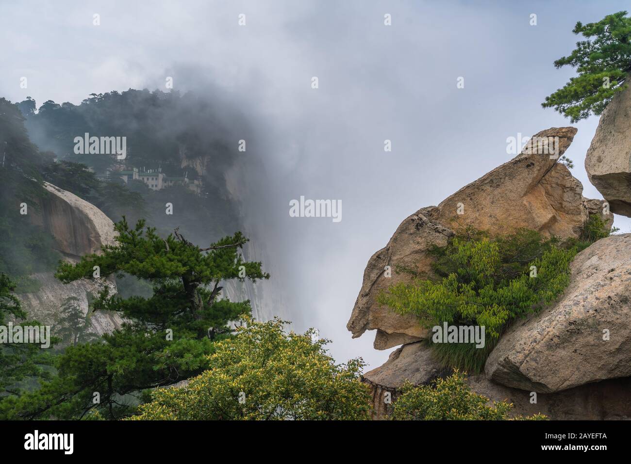 Mountain landscape seen from the West Peak on Hua Shan mountain Stock Photo