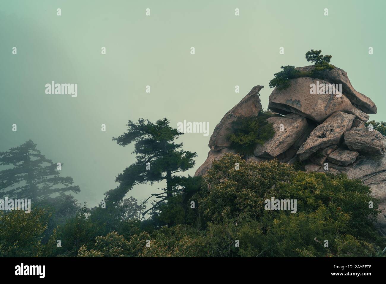 Pile of massive boulders on the summit of Hua Shan Mountain Stock Photo
