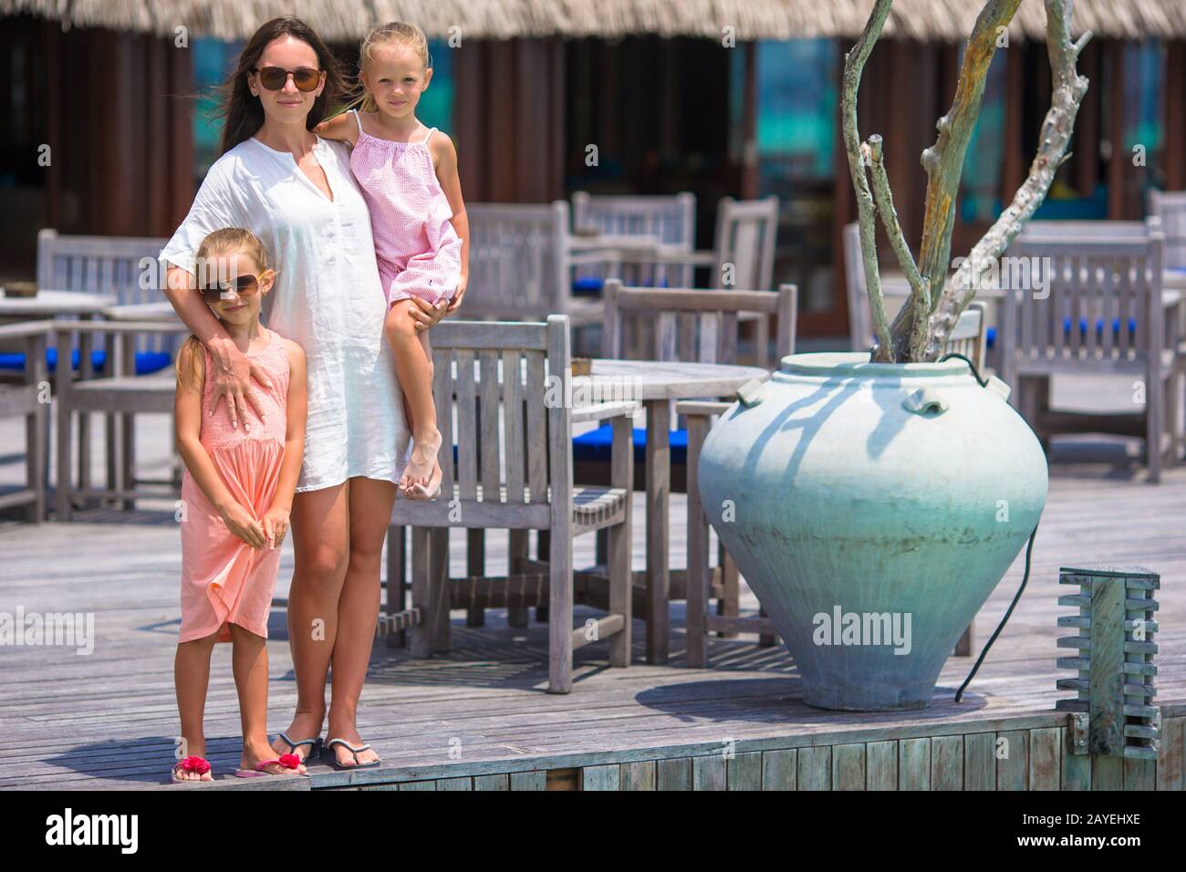 Resort family summer hi-res stock photography and images - Alamy