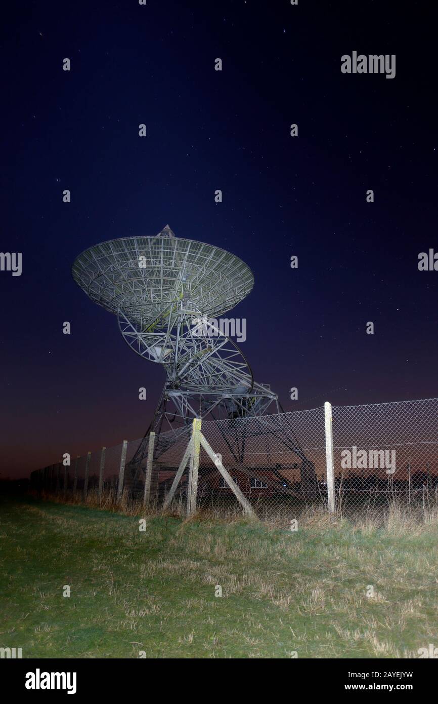 The One Mile Array Telescope, at The Mullard Radio Astronomy Observatory, MRAO, at Lords Bridge, Cambridgeshire. Stock Photo