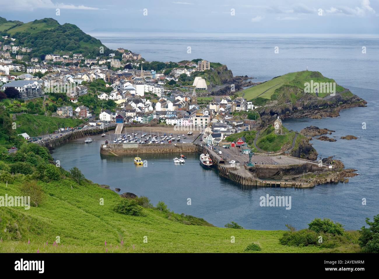ilfracombe-harbour-town-viewed-from-viewed-from-hillsborough-park