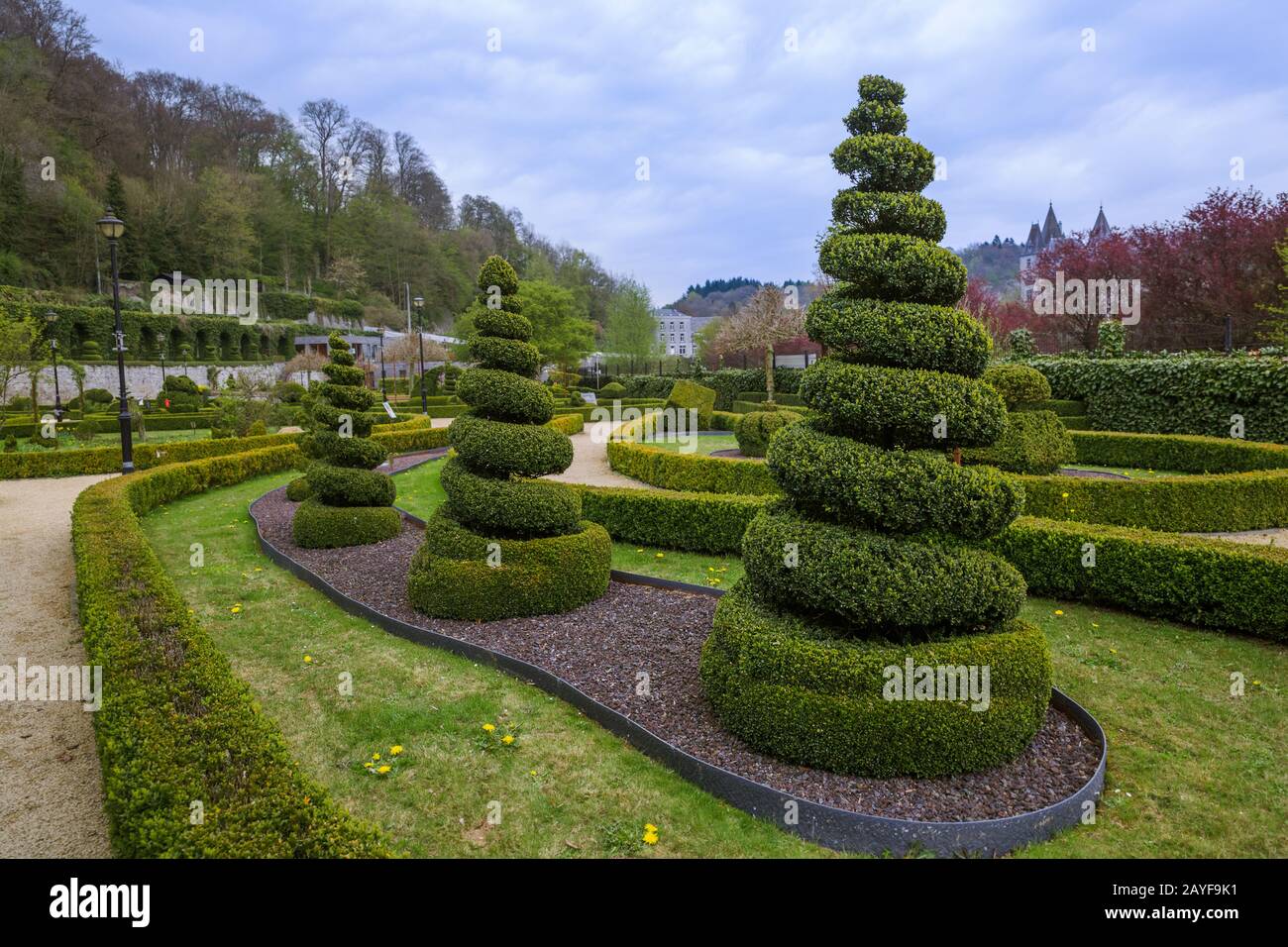 Bush sculpture hi-res stock photography and images - Alamy