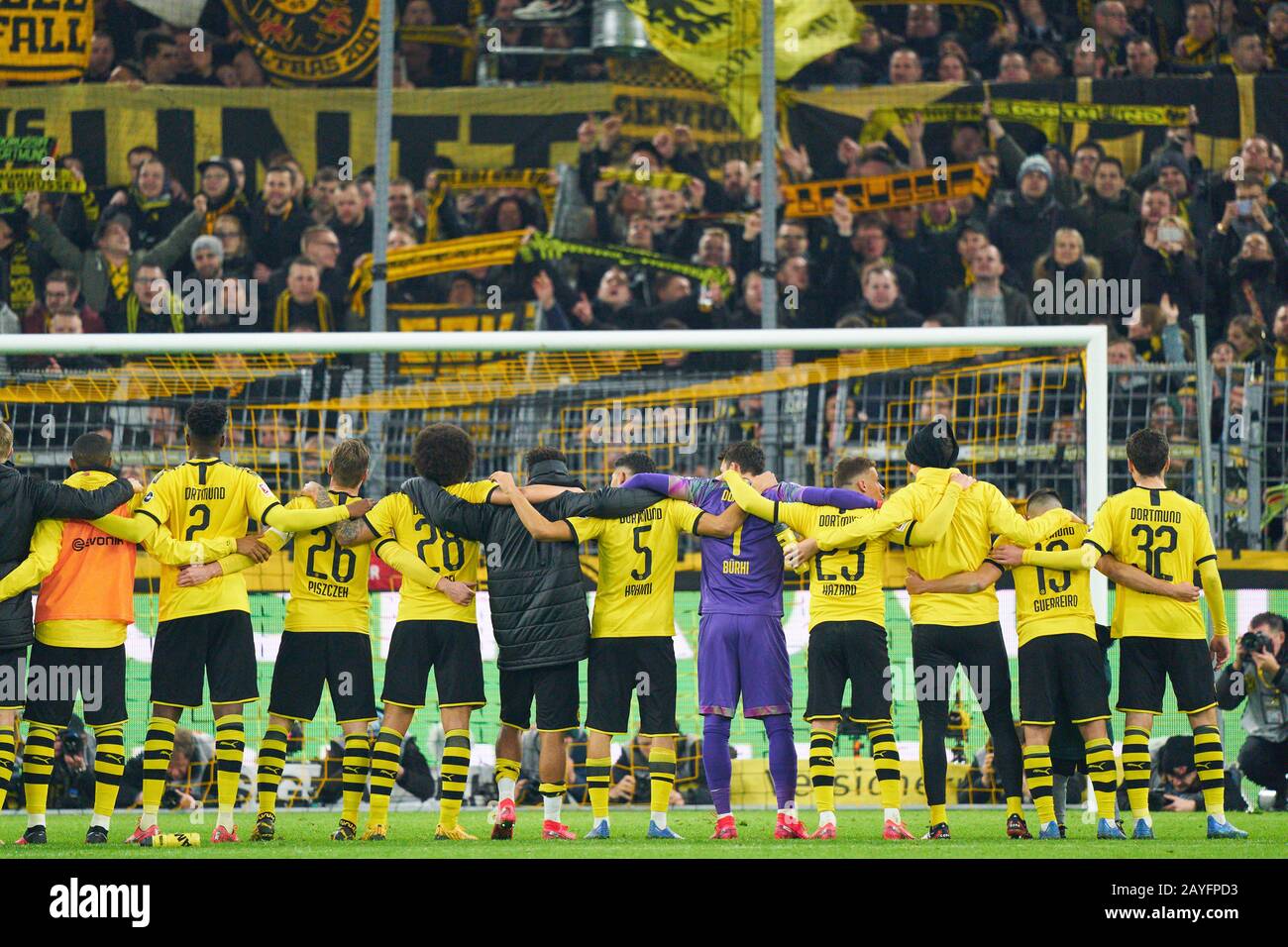 Football Dortmund - Frankfurt, Dortmund Feb 14, 2020. Team BVB celebration  with fans BORUSSIA DORTMUND - EINTRACHT FRANKFURT 4-0 - DFL REGULATIONS  PROHIBIT ANY USE OF PHOTOGRAPHS as IMAGE SEQUENCES and/or QUASI-VIDEO -