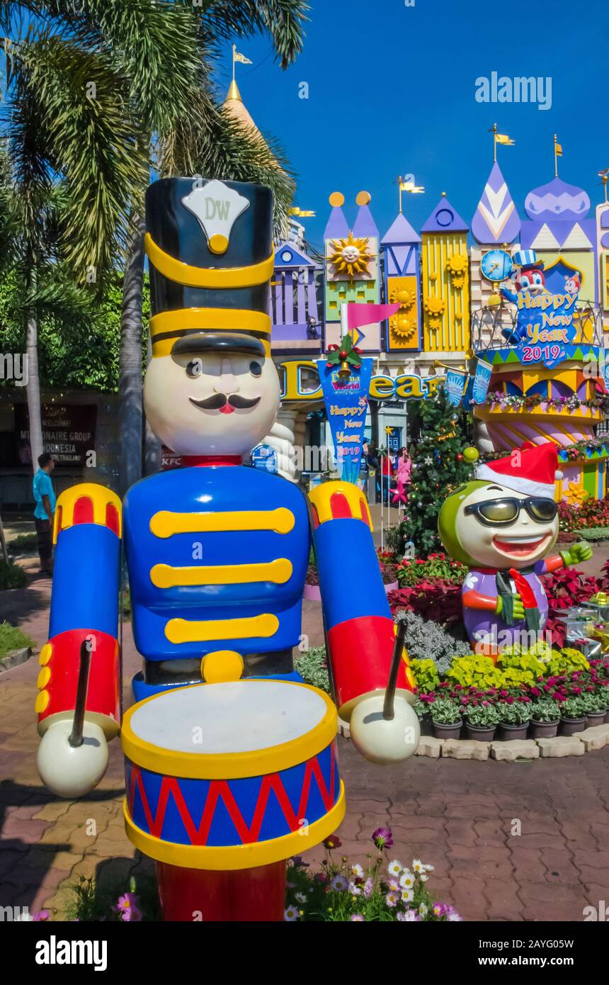 PATHUMTHANI, THAILAND – DEC. 21, 2018: Dream World amusement park near  Bangkok is one of Thailand's famous theme parks. Visitors come to enjoy for  fun Stock Photo - Alamy