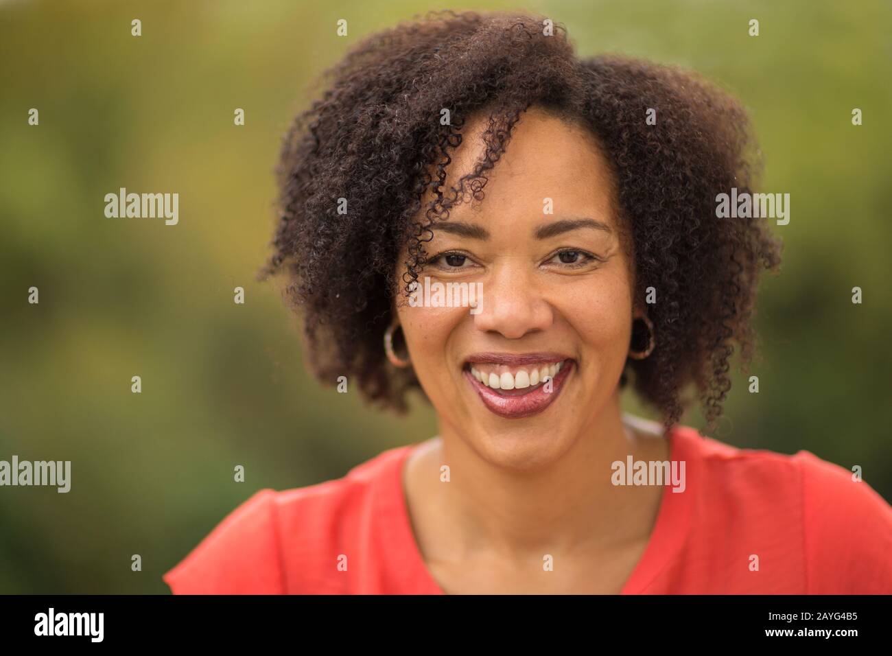 Older african woman hi-res stock photography and images - Alamy