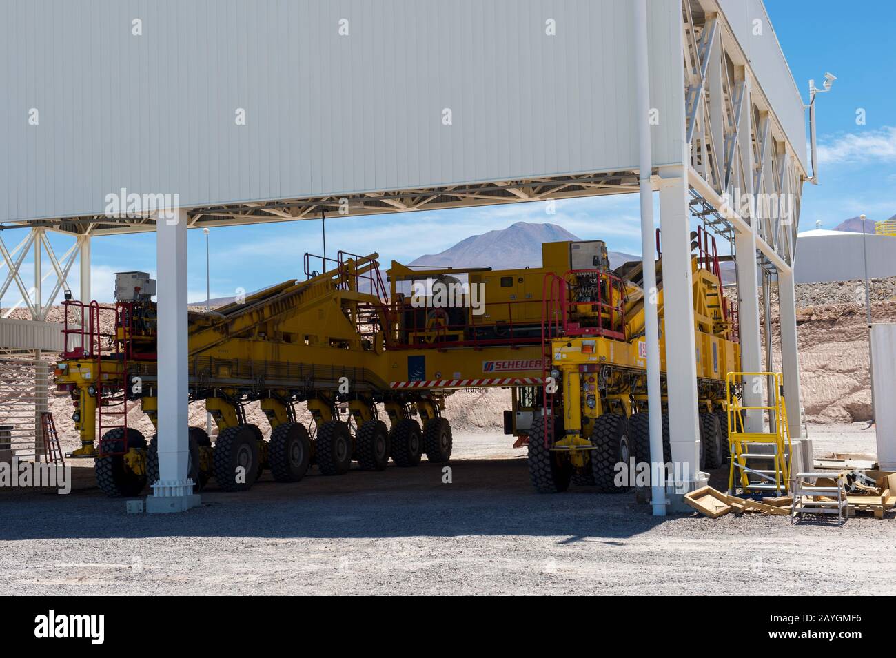 A transporter for the radio telescopes at the ALMA (Atacama Large ...