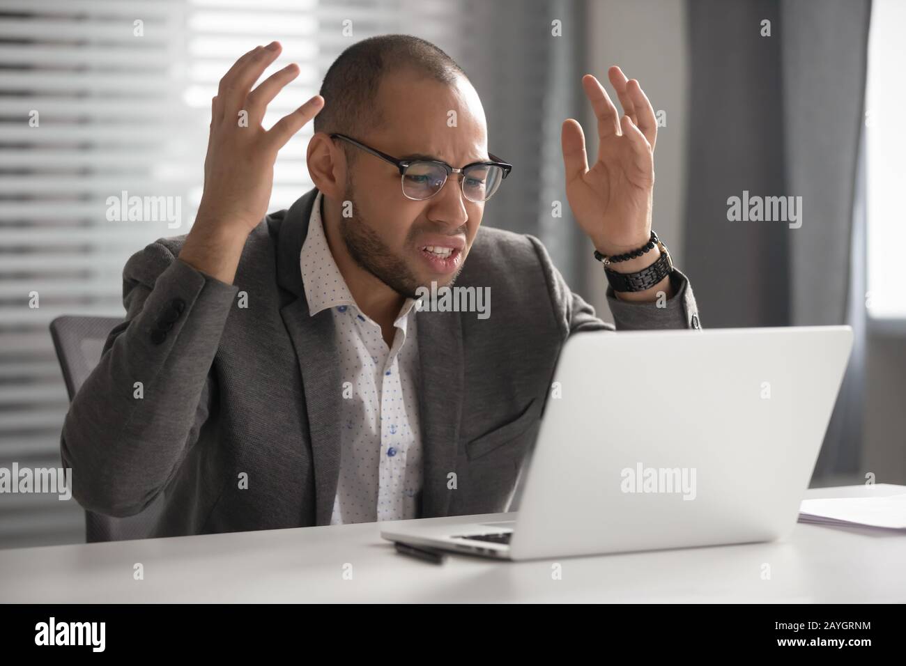 Connection problems hi-res stock photography and images - Alamy